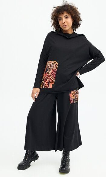Thumbnail - Hose Nawa Damen – Culotte mit weitem Bein & 5/8-Länge – in Schwarz oder mit farbenfrohem KOKOworld-Print – mit Taschen &...