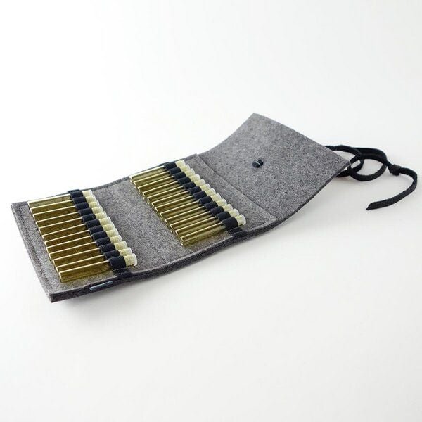 matilda k. manufaktur Taschenapotheke für homöopathische Globuli aus Filz dunkelgrau mit 24 leeren Gläschen 'samuel'