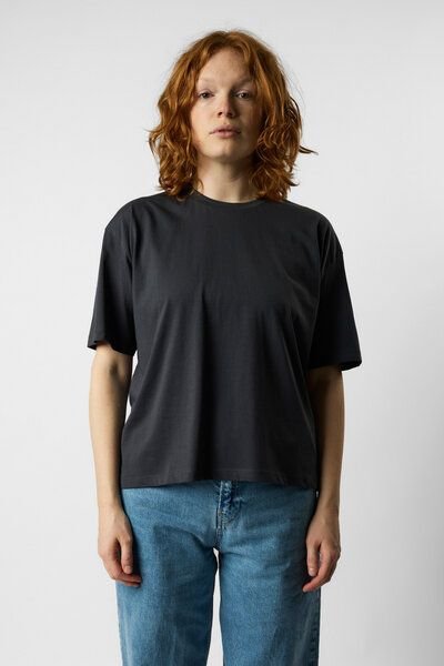 ettics STUDIO boxy organic crop tee