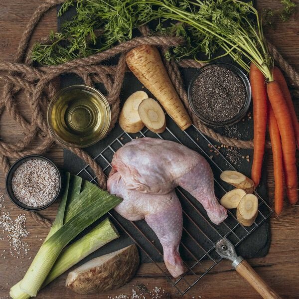 Liebesgut Tiernahrung Bio-Huhn mit Bio-Wurzelgemüse