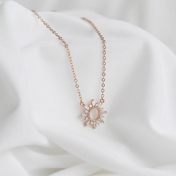 Eppi Kette mit Synthetischen Baguette und Round Diamanten Caibre