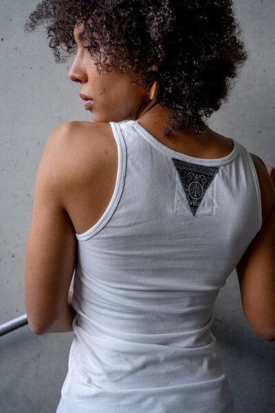 Top Agra back Triangle aus Fairtrade-Baumwolle – Normale Passform Schnitt – Dünn Träger – Rund Ausschnitt – 100% in der ...