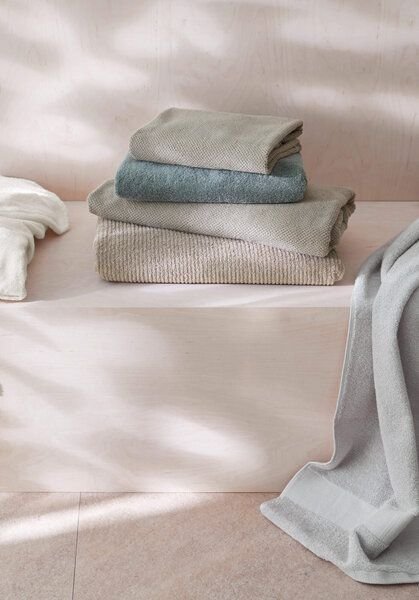 hessnatur Frottier Handtuch Rippstruktur aus reiner Bio-Baumwolle