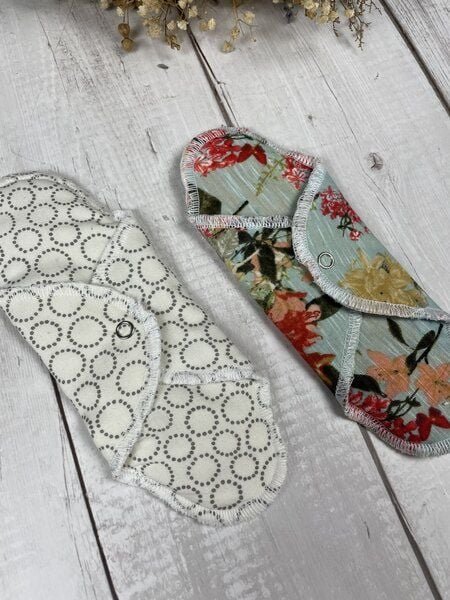 Stoffretter waschbare Upcycling Damenbinde / Stoffbinde - 2er Set