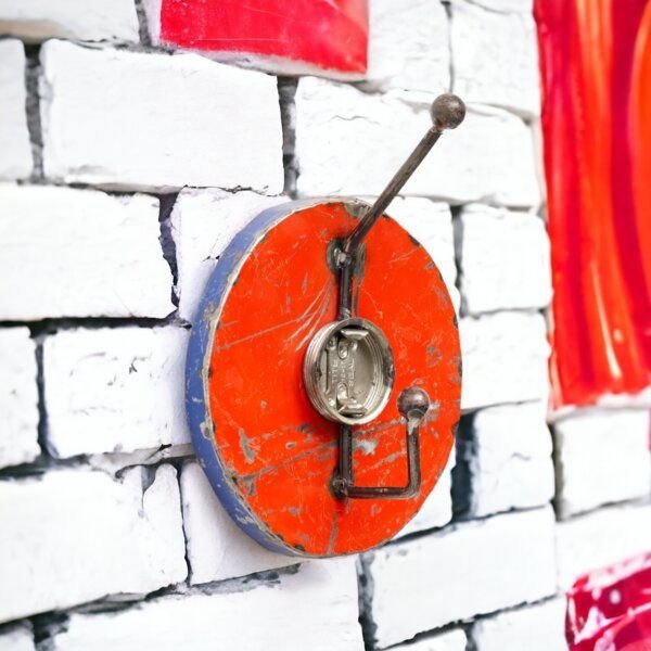 Moogoo Creative Africa Garderobe 1-fach aus recycelten Ölfässern - Post-Oil Industrial Upcycling