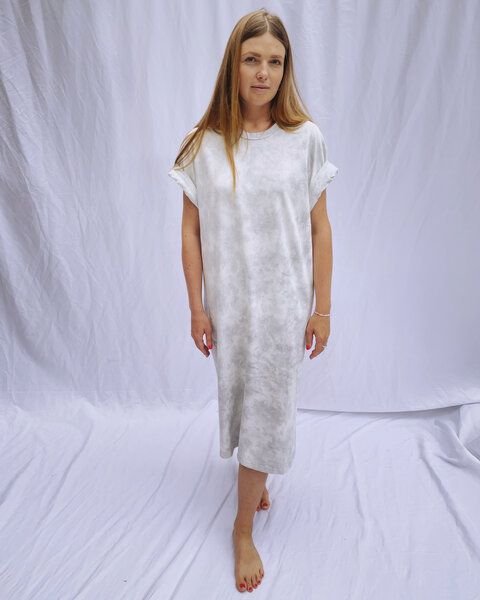 noemvri fashion label Batikkleid