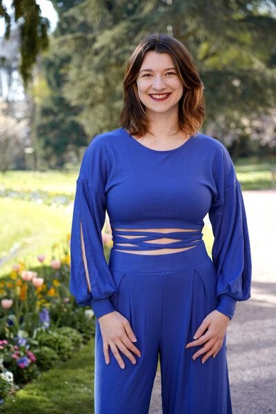 Vivien Joy Flower Pulli mit Schlitzen an den Ärmeln - Farrah