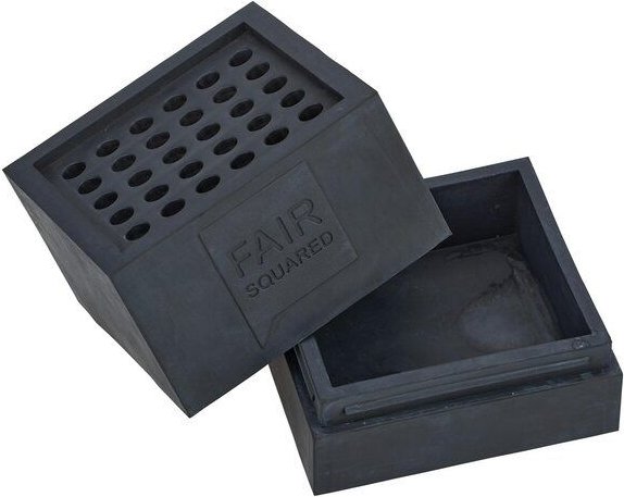 FAIR SQUARED Seifenbox aus 100 % Nautkautschuk