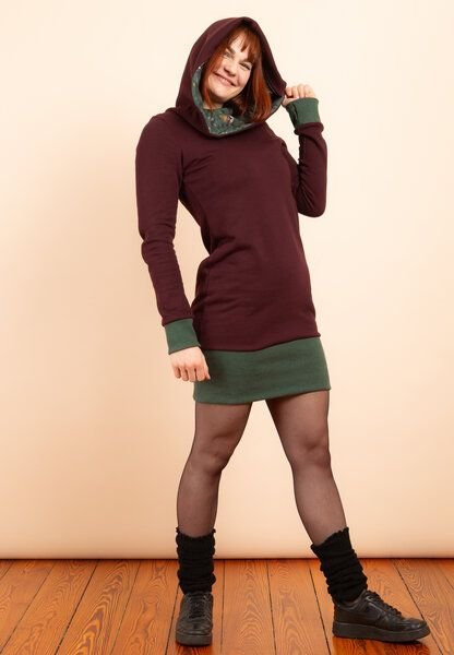 Die rote Zora Hoodiekleid Zauberwald