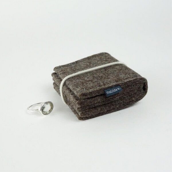 matilda k. manufaktur Schmuckaufbewahrung 'schmucknest' klein aus Wollfilz 'margarete' mit Rundgummi-Verschluß in vielen...