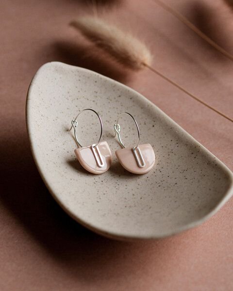 lille mus Creolen 'Halbkreis Oval' aus Porzellan und 925 Silber / vergoldet