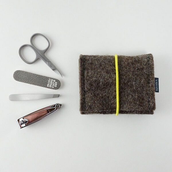 matilda k. manufaktur mini-maniküre-set 'jacob' (mit Nagelknipser) aus Wollfilz mit Rundgummi-Verschluß in vielen Farben