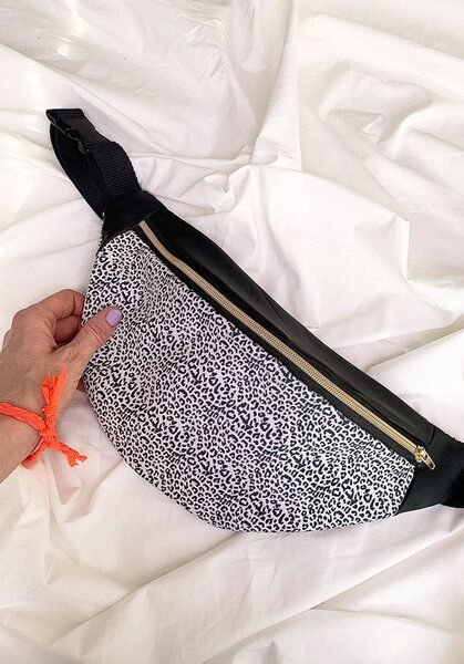 Thumbnail - Lena Schokolade Leo-Black HipBag aus Bio-Baumwolle