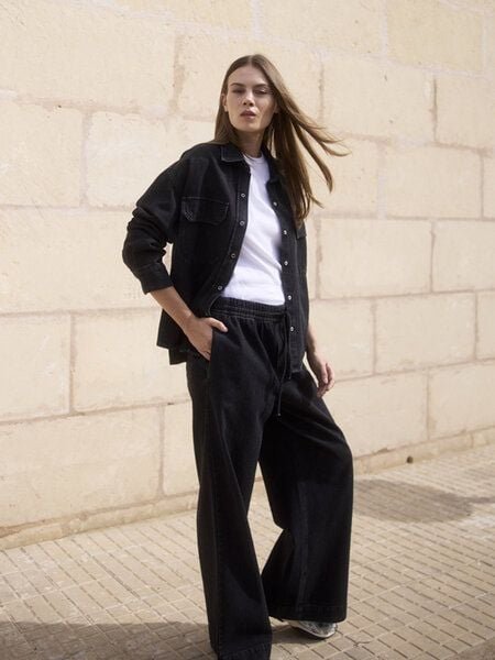 WOTE Black Denim Overshirt aus Bio-Baumwolle