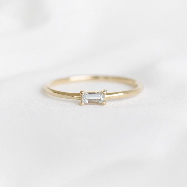 Eppi Minimalistischer Ring mit Aquamarin Koos