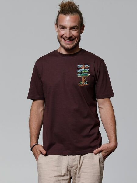 watapparel T-Shirt Unisex Adventure is everywhere