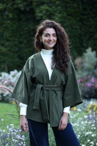 ManduTrap Elegante Kimonojacke aus Biobaumwolle – Cord in Grün, Blau oder Berry mit Gürtel und Taschen