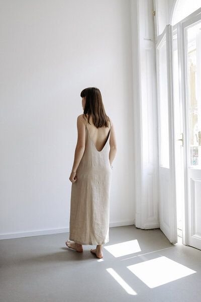 gust. Leinenkleid mit Rückenausschnitt - 100% Bio-Leinen