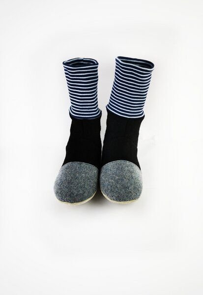 Süßstoff Hausschuhe aus Wolle mit Ledersohle, Hüttenschuhe