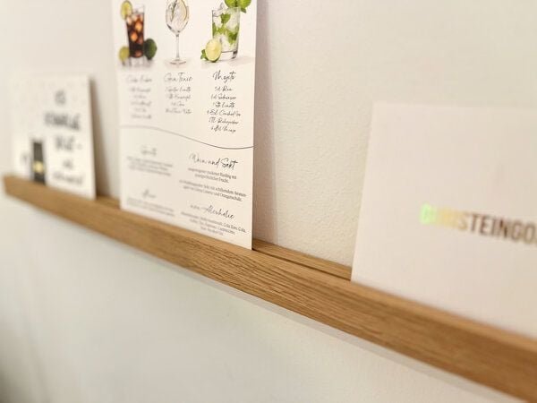 Portia by Callidus Designs Schmale Elegante Bilderleiste - aus naturbelassenen Eichenholz, Aufhängung mit und ohne Bohre...