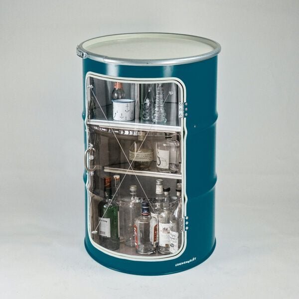 Lockengelöt Hausbar Vitrine aus einem Hamburger Ölfass.