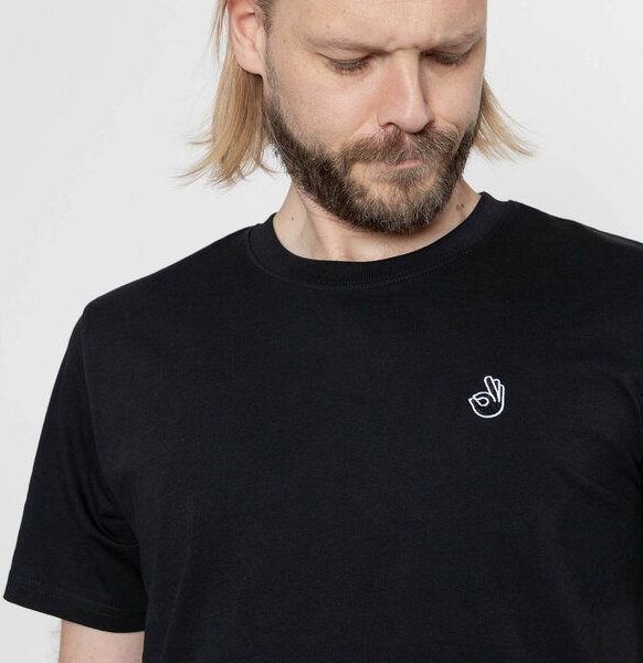 Fyngers Unisex T-Shirt aus Biobaumwolle - Modell OK mit gestickter Veredelung