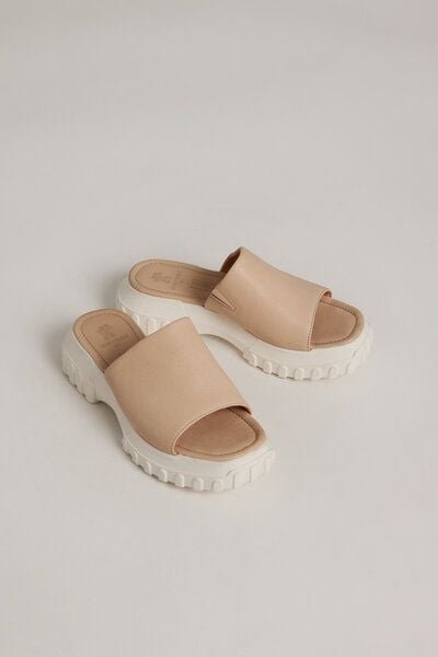 Addition Sustainable Apparel Expanded Sandal aus Bio-Leder