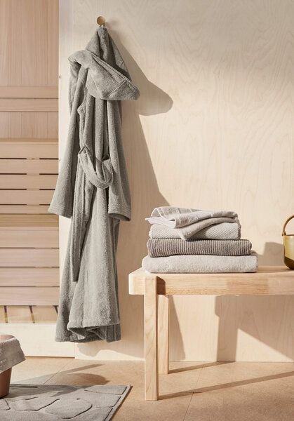 hessnatur Langer Bademantel Relaxed aus reiner Bio-Baumwolle