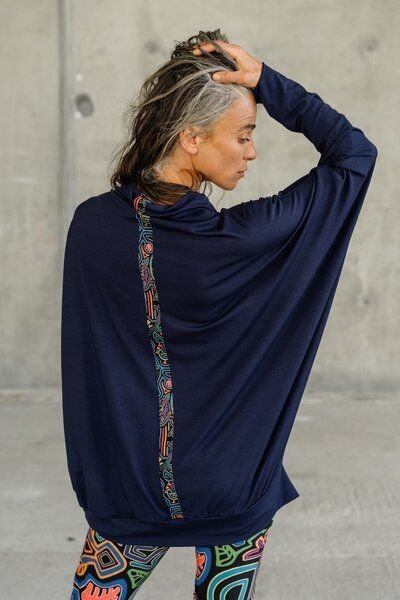 Tunika Mango – Lockerer Schnitt im „Fledermaus“-Stil – Fließender Stehkragen am Hals – Farbenfrohes Print KOKOworld – Fa...