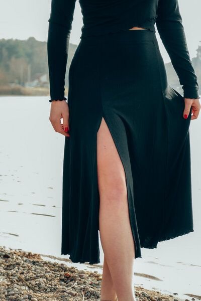 Vivien Joy Sommerrock mit Schlitz - Farrah Midiskirt