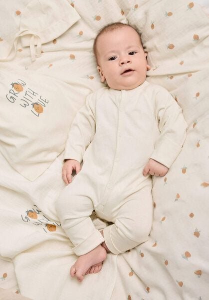 hessnatur Erstausstattung Newborn im Set aus reiner Bio-Baumwolle