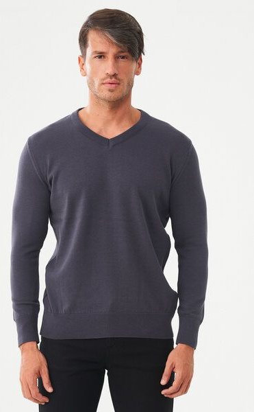 ORGANICATION Pullover aus Bio-Baumwolle mit V-Ausschnitt