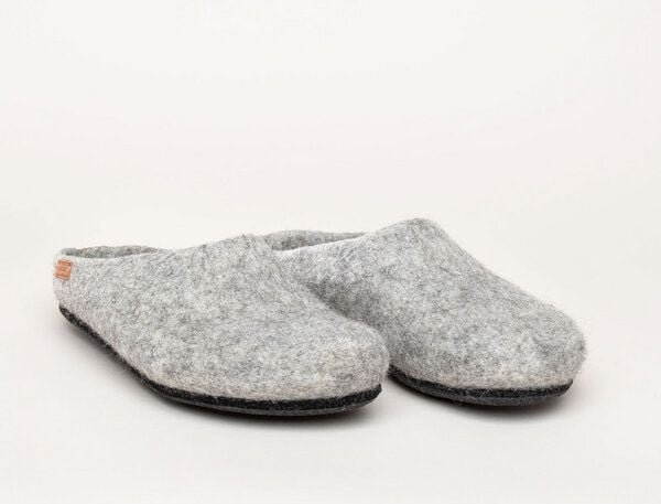 Magicfelt Gottstein naturbelassene ungefärbte Filzpantoffeln Hausschuhe