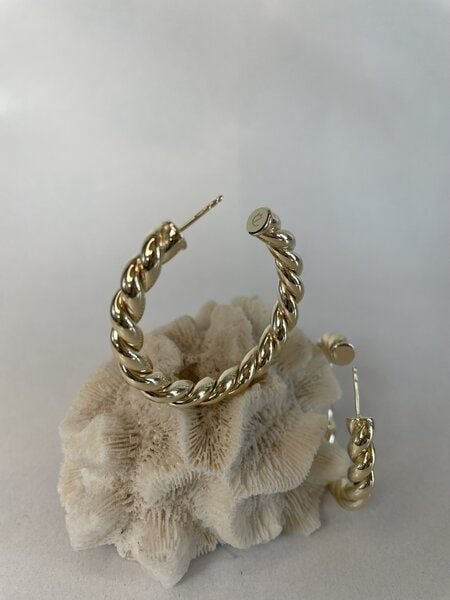 noemvri fashion label Mia Creole