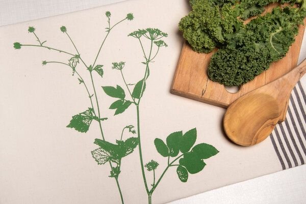 Hirschkind Bio & Fair-Trade-Geschirrtuch "Lovely Unkraut"