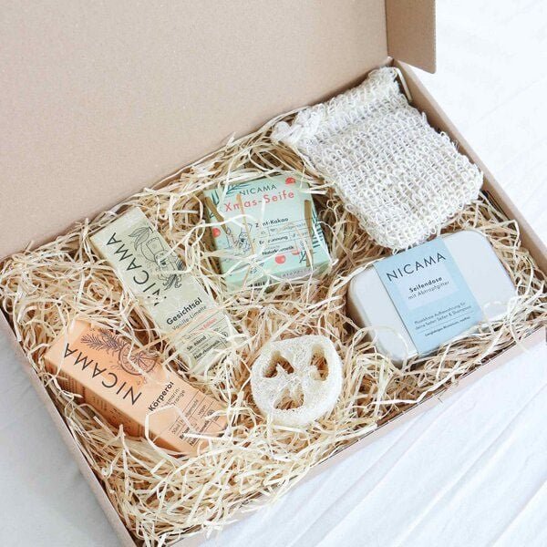 NICAMA Naturkosmetik Weihnachts-Bundle XL - Geschenkpaket mit Seife, Gesicht- & Körperöl und Zubehör - vegan & bio