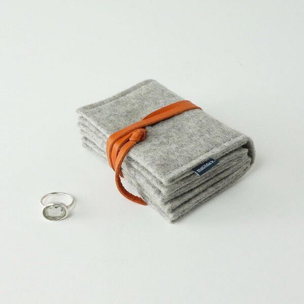 matilda k. manufaktur Schmuckaufbewahrung 'schmucknest' mittel aus Wollfilz hellgrau 'matilde'