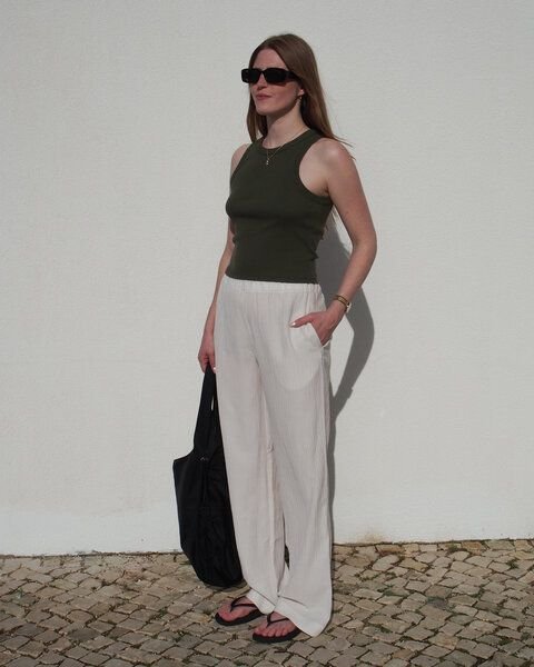 JAN N JUNE WEITE CRINKLE HOSE HAVA