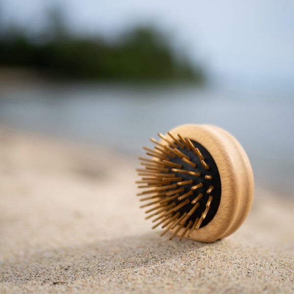 Kostkamm Pop-Up Haarbürste - klein und praktisch für unterwegs