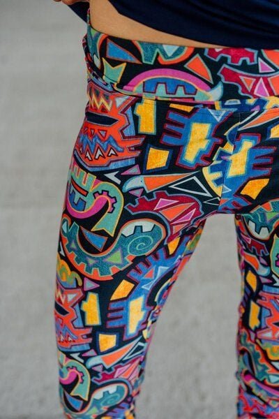 Leggings Gallo Damen – aus Bio-Baumwolle mit Elasthan – nachhaltige Yoga-Leggings im einzigartigen KOKOworld-Print – fai...