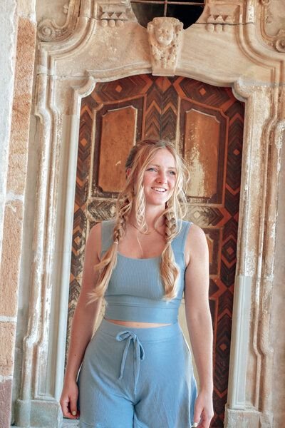 Vivien Joy Farrah Basic Crop Top