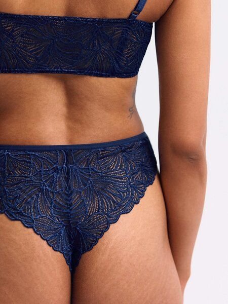 erlich textil Fluid Lace High Waist Brazil String mit Spitze aus recyceltem Polyamid, made in Europe