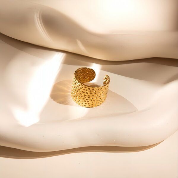 ELEKTROPULLI Größenverstellbarer HAMMERED DOTS Ring, 1,5 cm breit