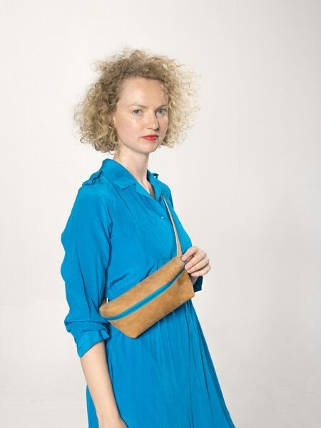 monday market Bauchtasche Luca aus Pull-Up-Leder