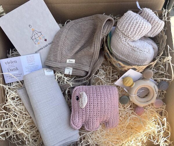Thumbnail - Baby Geschenkbox-Bio,vegan,Fair-nanikids@co Geschenkbox Rosa-Bio-Baumwolle