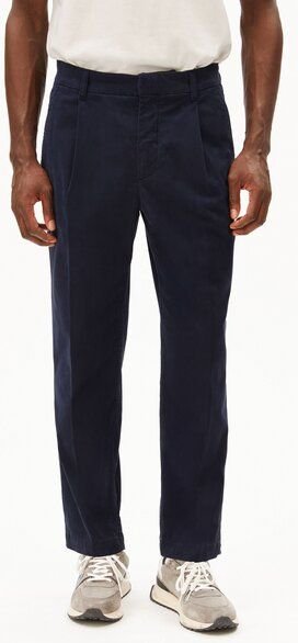 ARMEDANGELS TAAMIR PLEATED Herren Chinohose aus Bio-Baumwolle