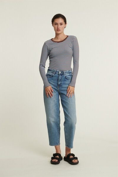 Thumbnail - Basic Apparel LUDMILLA Langarmshirt aus Bio-Baumwolle