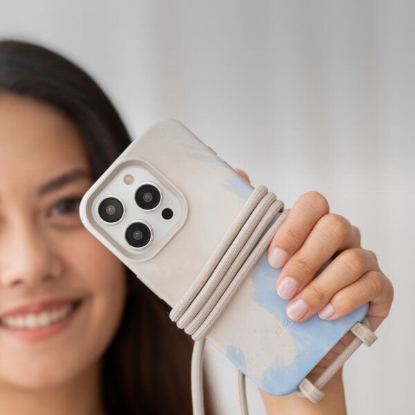 change the label Change Case - 2in1 Nachhaltige Handyhülle, iPhone Hülle mit abnehmbarer Kette