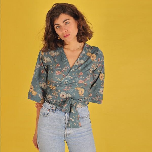 ManduTrap Wickelbluse "Floralia" aus Biobaumwolle kbA mit Blumenmuster