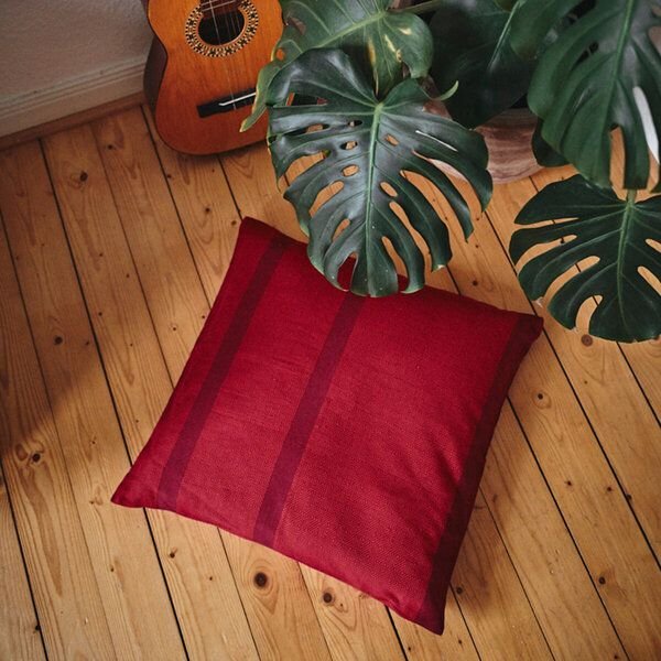 HängemattenGlück Sofakissen / Kopfkissen aus reiner Bio Baumwolle (Bezug und Füllung) 60x60cm Rot- / Gelbtöne